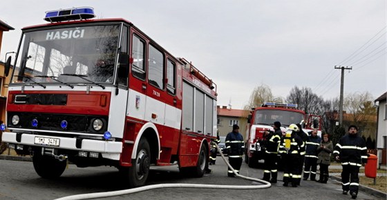 Dvacet hasi, policist a záchraná spchalo v Praze k vymylenému poáru (ilustraní snímek).