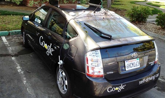 Robotické auto od Googlu se moná bude snait "dohnat" nový tým Microsoftu