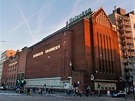 PIVOVAR V CENTRU AMSTERDAMU. D�ív se tu va�ilo pivo, dnes se tady nachází