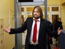 Jií Pomeje pichází k Obvodnímu soudu pro Prahu 2. (28. února 2012)