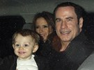 John Travolta se svým vytoueným nejmladím potomkem Benjaminem. Rodinu známého...