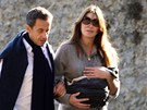 Prezident Sarkozy s manelkou a dcerou na procházce