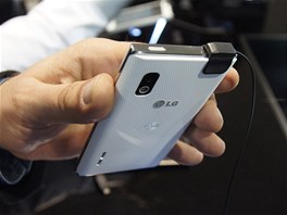Stíbrný rámeek a bílá barva jdou k sob. LG Optimus L5 bude jedním z...