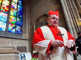 V katedrále vnoval Dominik Duka krátkou modlitbu památce kardinála Frantika...