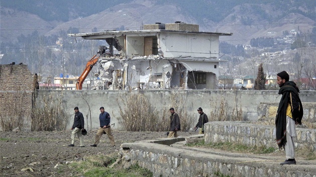 Demolice skrýše Usámy bin Ládina v Abbottabádu (26. února 2012)