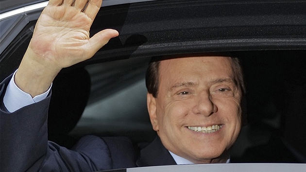 Soud Berlusconiho zprostil viny za údajné uplácení svého právníka. P�ípad je
