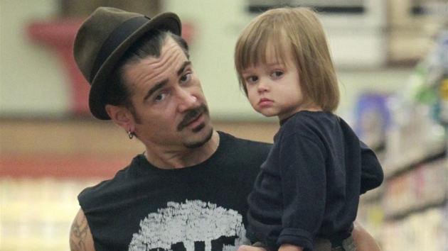 Colin Farrell se svým mladím synem Henrym, jeho matkou je polská hereka...