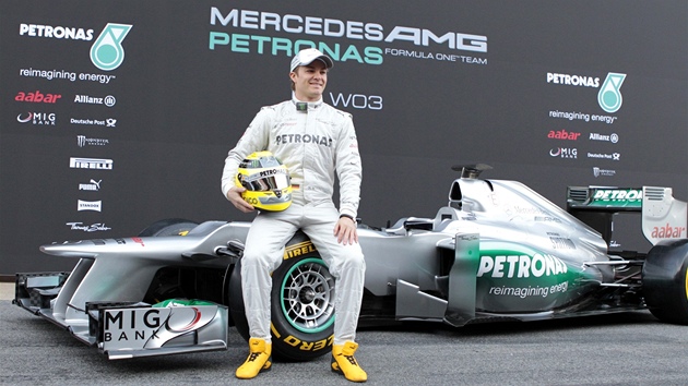 VE LUTÝCH TENISKÁCH. Nico Rosberg ped startem sezony 2012 s novým monodelem
