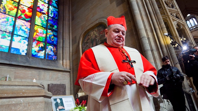 V katedrále vnoval Dominik Duka krátkou modlitbu památce kardinála Frantika...