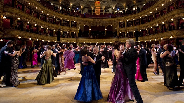 Roztančený Ples v Opeře (25.2. 2012)