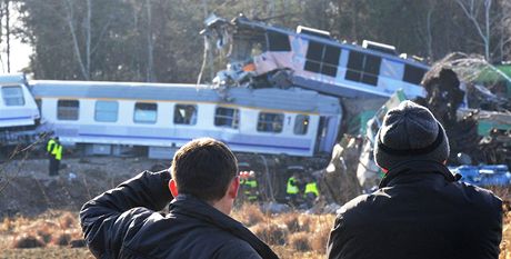 Polsko má jet v erstvé pamti netstí ze zaátku bezna, kdy pi sráce vlak u obce Szczekociny na jihu zem zemelo 16 lidí.