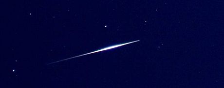 Nad Británií mohli lidé v sobotu obdivovat meteory. Ilustraní snímek