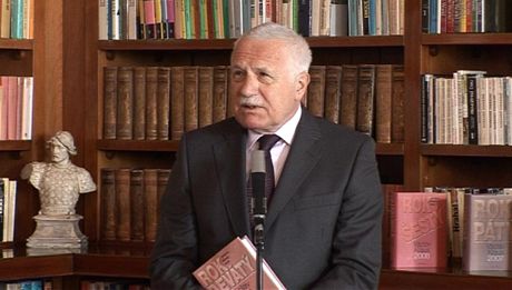 Václav Klaus na tiskové konferenci ke své nové knize Rok devátý