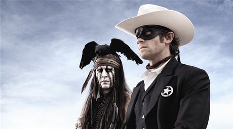 Johnny Depp (vlevo) a Armie Hammer ve snmku The Lone Ranger