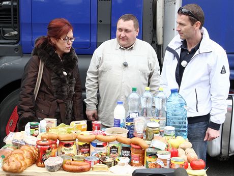 Stl hrzy je pln konzerv a tunho jdla. Na prvn pohled je tedy jasn, pro