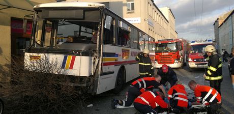 idi autobusu byl po sráce s trolejbusem v eských Budjovicích pevezen v