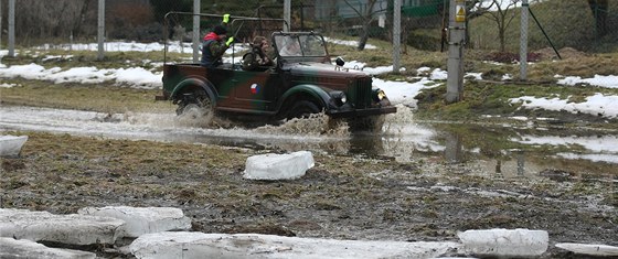 Rozvodnná eka Svratka v Daleín. (29. únor 2012)