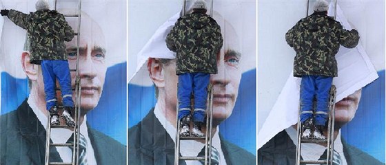 Série fotografií zachycuje sundávání pedvolebního plakátu s Vladimirem Putinem