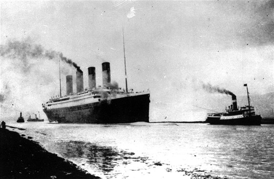 10. dubna 1912: Luxusní parník Titanic vyplouvá z anglického pístavu