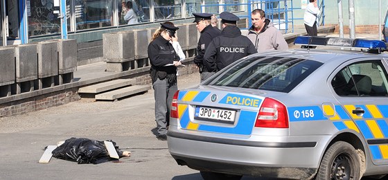 V Radobyické ulici v Plzni zemel mu po pádu z okna v pátém pate. Je velmi