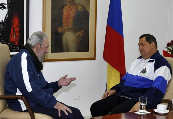 Fidel Castro rozmlouvá s venezuelských prezidentem Hugo Chávezem, kterého