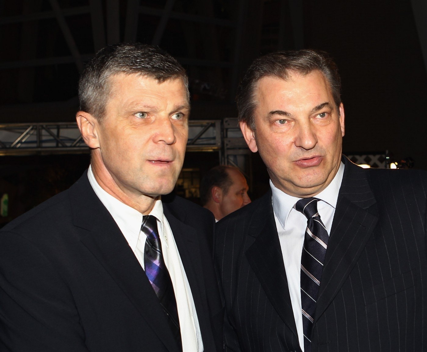 Peter ��astný (vlevo, na snímku s ruskou hokejovou legendou Vladislavem Tre�jakem) se sna�í vyvinout tlak na totalitní re�im v B�lorusku.