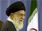 Ajatolláh Chameneí bhem hlasování v Teheránu (2. bezna 2012)