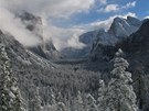 Yosemitské údolí poblí vyhlídky Tunnel View, USA 