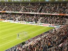Jedna z vizualizací fotbalového stadionu v Hradci Králové spojeného s nákupním...