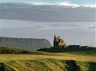 Irsko, Donegal Bay. Mystický zámeek Classiebawn Castle poblí msteka