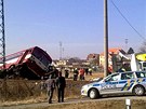 Ve Velkých Pavlovicích vykolejil po sráce s nákladním autem osobní vlak (5.