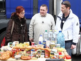 Stl hrzy je pln konzerv a tunho jdla. Na prvn pohled je tedy jasn, pro