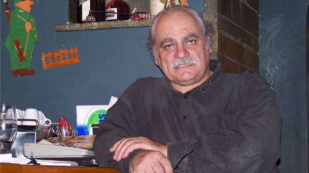Spiros Kuluris provozuje u ticet let v ecké metropoli eskou hospodu vejk