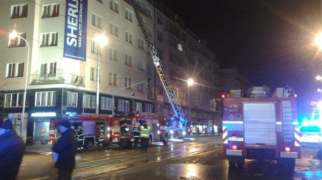 Požár podkrovního bytu na Vinohradské ulici v Praze (6.3.2012)