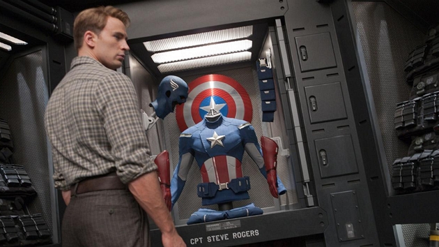 Z filmu Avengers. Captain America, v civilu Stever Rogers býval zakrslým...
