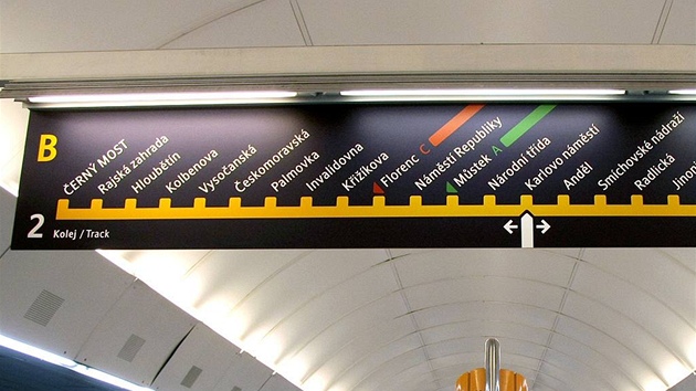 Nové ukazatele stanic v praském metru.