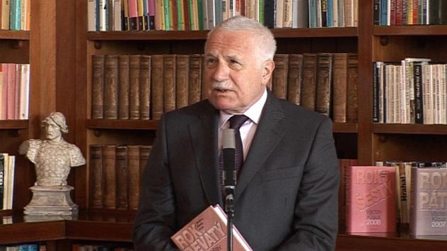 Václav Klaus na tiskové konferenci ke své nové knize Rok devátý
