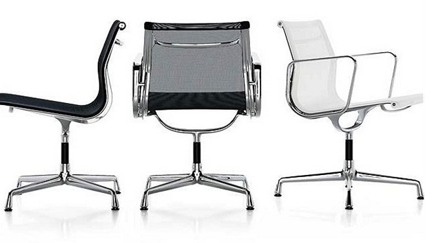 �idle Aluminium Chair se za�ala vyráb�t p�ed padesáti lety.