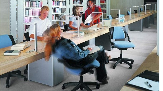 Nejen �idle student� by m�ly nabídnout pohodlné sezení a mo�nost protáhnout se.