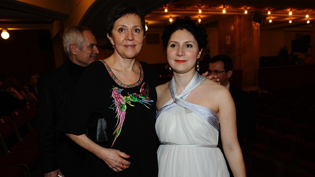 Český lev 2012 - Lenka Termerová s dcerou Marthou Issovou 