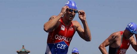 Triatlonista Filip Ospalý v olympijském závod v Pekingu
