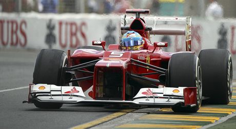 Fernando Alonso pi úvodním tréninku Velké ceny Austrálie. 