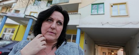 Hana Gkaitatzi tvrdí, e se osmadvacet rodin v dom na tíd Komenského v