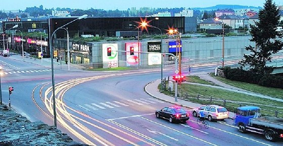 V Jihlavě je zhruba šestnáct míst, kde dopravu řídí semafory. I proto se letos