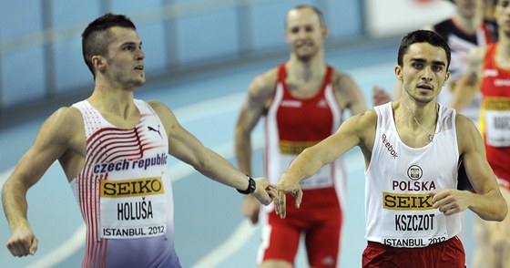 JASNÝ TRIUMF. I s vyputným závrem zvládl Jakub Holua také semifinále bhu...