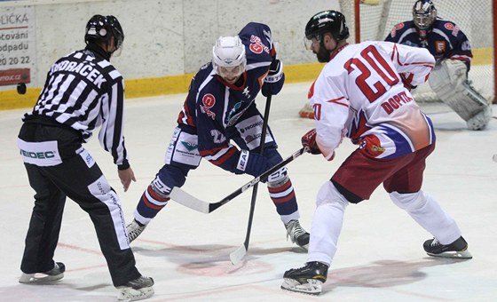 Momentka ze semifinále první hokejové ligy Olomouc versus Chomutov. Domácí tým