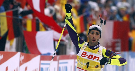 TETÍ ZLATO. Martin Fourcade si na MS v Ruhpoldingu pipsal v závodu s