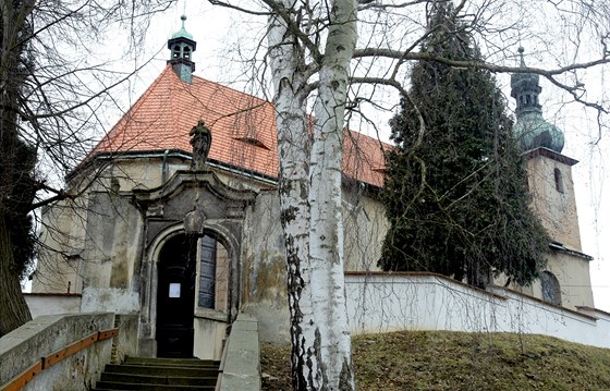 Kostel Nejsvtjí trojice v Dýin na severním Plzesku.