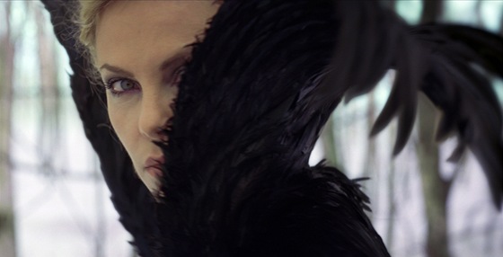 Charlize Theronová ve filmu Sněhurka a lovec (2012)
