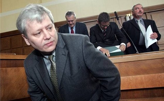 Petr Smetka u Vrchního soudu 6. ervna 2006.